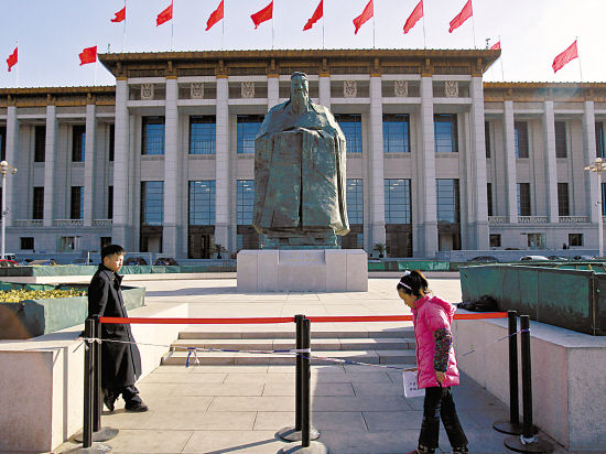 天安门广场孔子像“和政治没关系”(图)